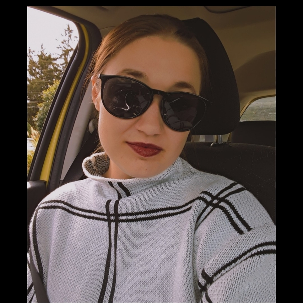 Meet your Posher, Abigail